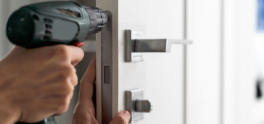 Locksmith For Lock Replacement Near Me in Westmont, IL