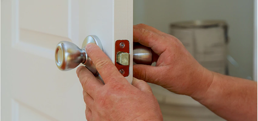 AAA Locksmiths For lock Replacement in Westmont, Illinois